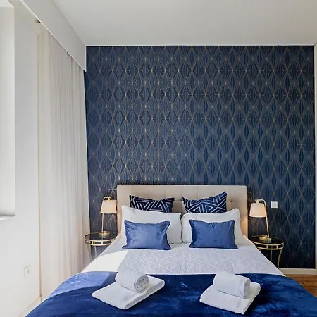 Nyaraló Luxurious Townhome With River View By Lovelystay