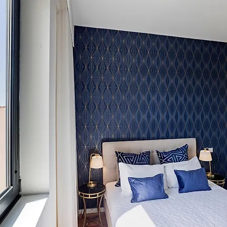 Nyaraló Luxurious Townhome With River View By Lovelystay