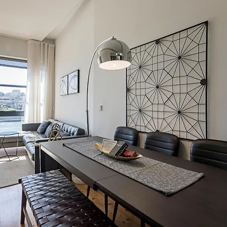 Nyaraló Luxurious Townhome With River View By Lovelystay Porto
