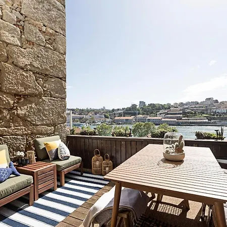 Luxurious Townhome With River View By Lovelystay Nyaraló Porto