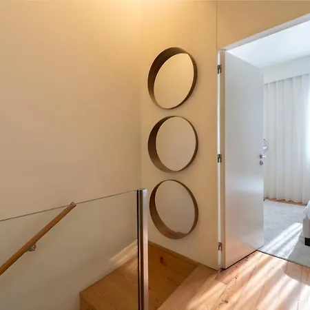 Luxurious Townhome With River View By Lovelystay Nyaraló