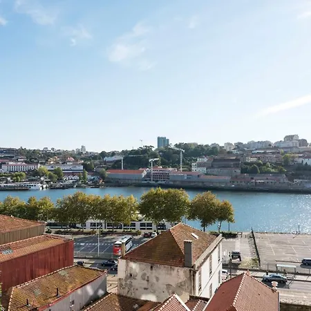 Luxurious Townhome With River View By Lovelystay Nyaraló Porto